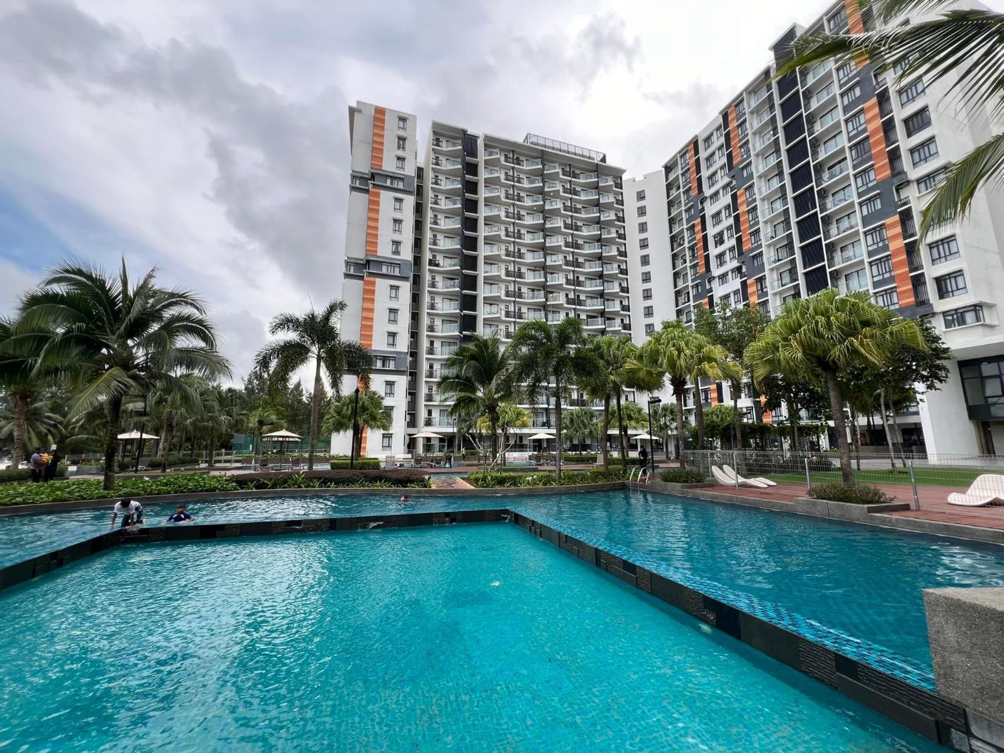 Vitaminsea Seaview 6Pax Studio Netflix B-7-03 Kuantan Exterior foto